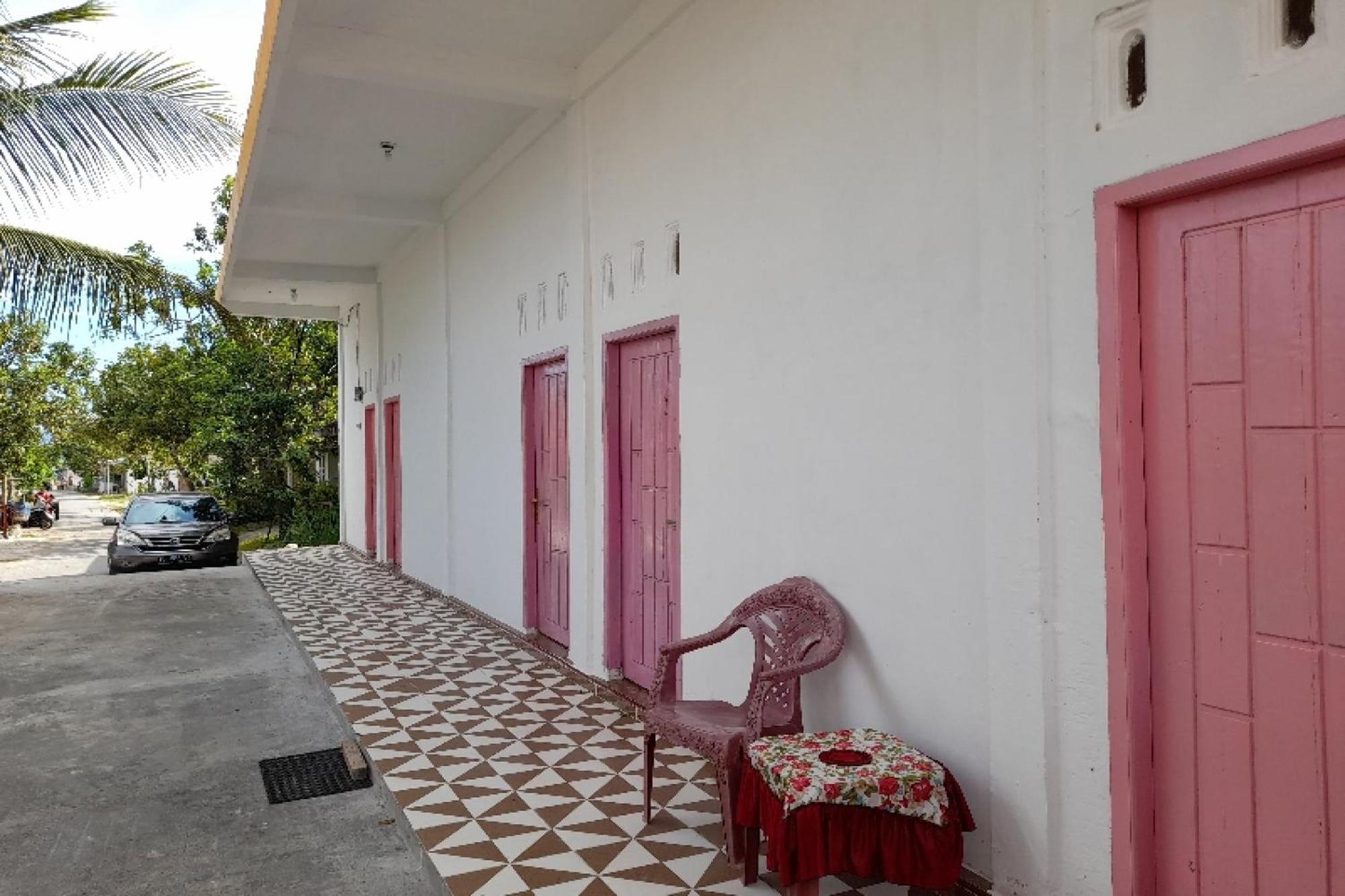 Oyo Homes 91248 Desa Wisata Banding Agung Danau Ranau 외부 사진